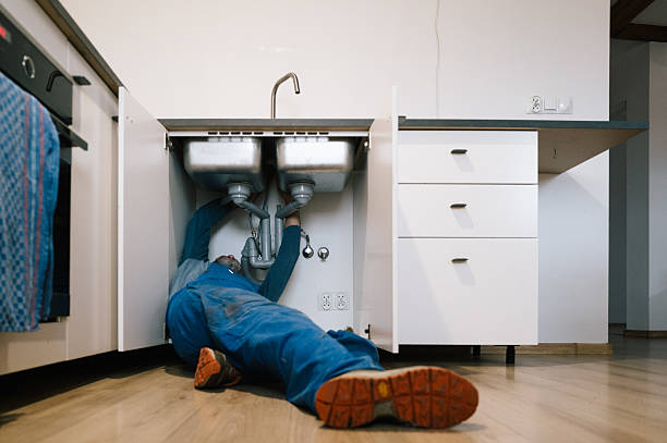 Professional Leak Detection technician working in Wood River, IL